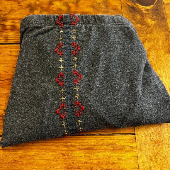 JW Los Angeles Grey Leggins w/red, blue & taupe stitching on sides of outer leg - Picture 6 of 6